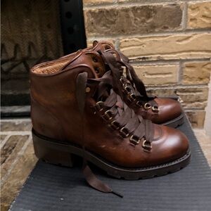 Frye Alta hiker NIB SZ 9.5